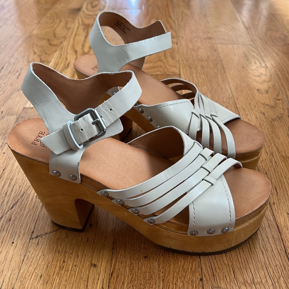 Women’s Frye & Co. Platform Sandal with White Leather Straps - Size 8